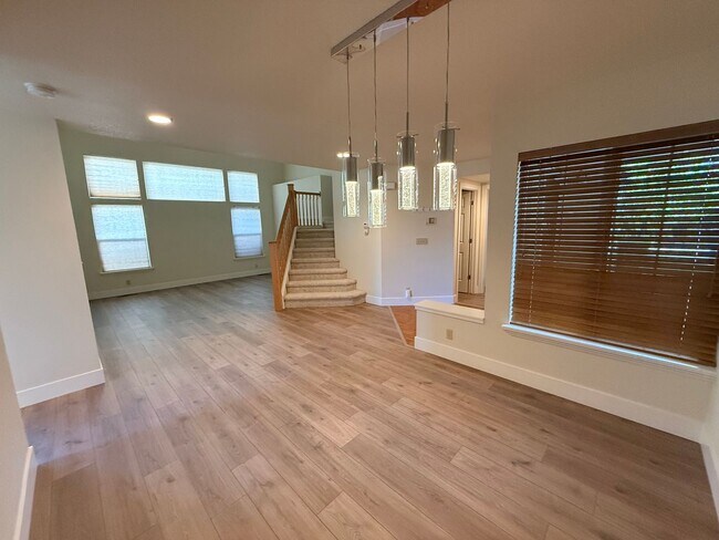 Building Photo - 3056 Alpine Creek Rd