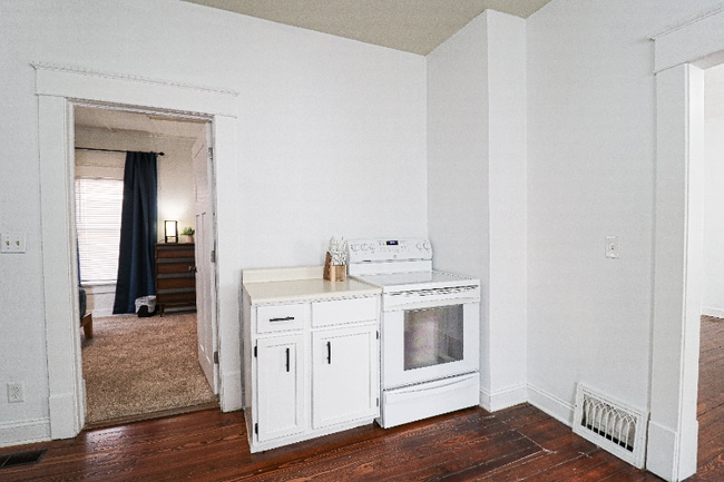 Building Photo - 209 S Glenn St