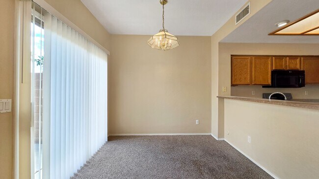 Building Photo - Gated community in Avondale with a communi...