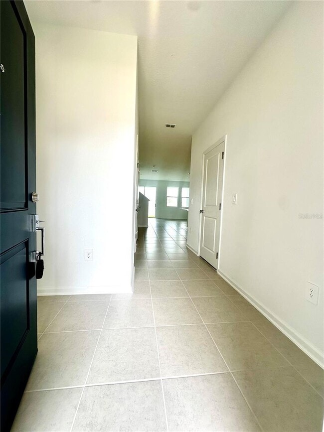 Building Photo - 355 Sol Vis Dr