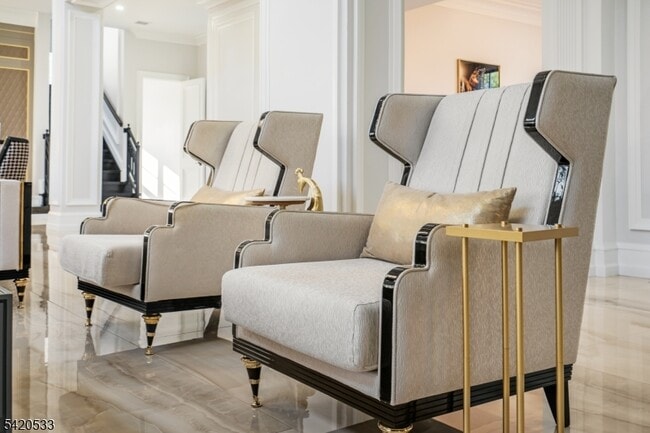 Building Photo - 6 Deer Trail Rd