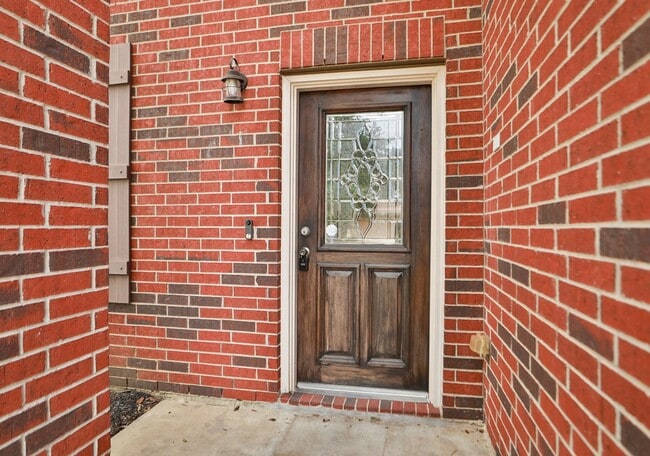 Building Photo - For Lease | 4 Bed, 2.5 Bath | 2,587 Sq Ft ...