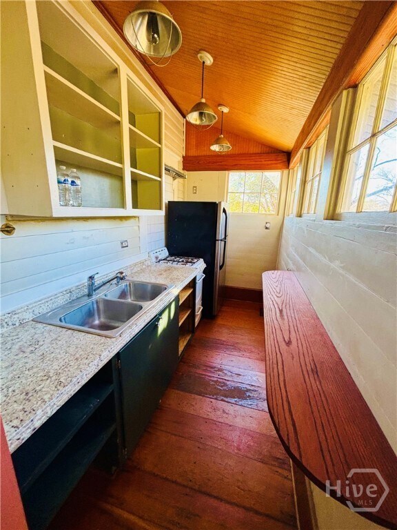 Building Photo - 75 Arch St