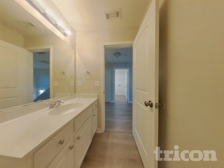 Building Photo - 5275 Argyll Ln