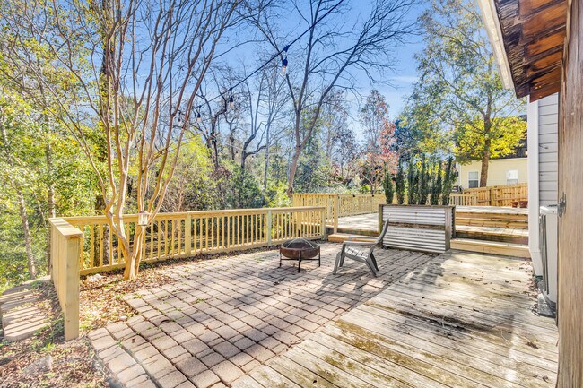 Building Photo - 112 Wild Oak Dr