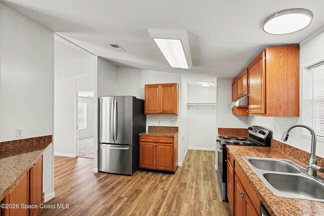 Building Photo - 423 Brozman Ln