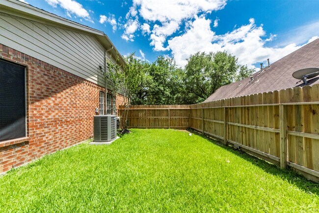 Building Photo - 2608 Leroy St