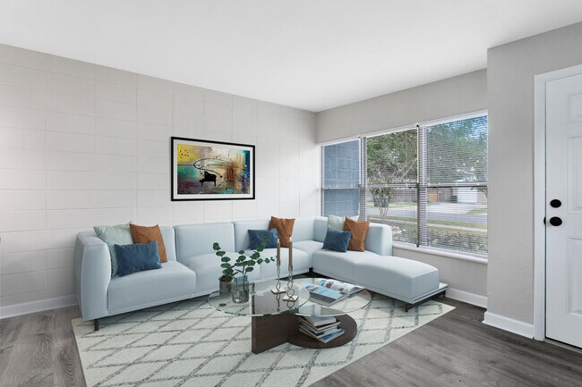 Building Photo - 1511 E Kaley St