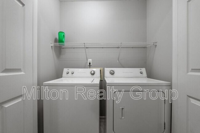Building Photo - 11 Sawtooth Oak Cir