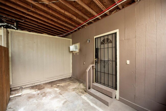Building Photo - 1614 Ryon St