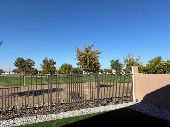 Building Photo - 17778 W Crawfordsville Dr