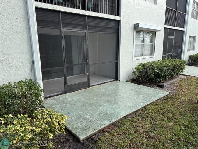 Building Photo - 2236 N Cypress Bend Dr