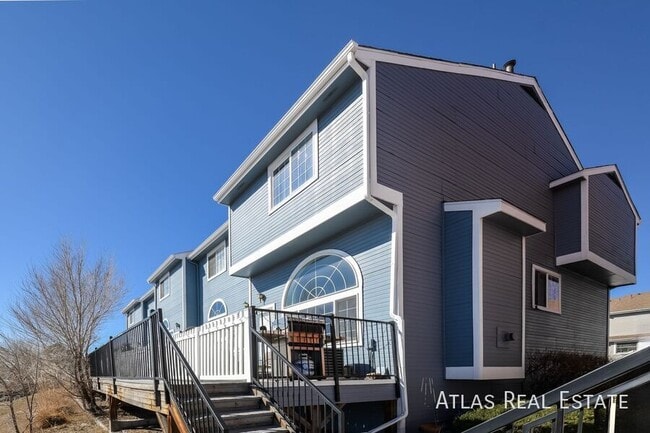 Building Photo - Charming Updated Townhome in Denver with M...