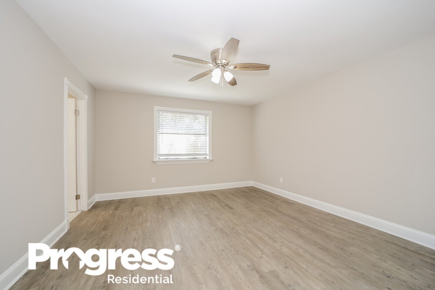 Building Photo - 10802 Naples Ct S