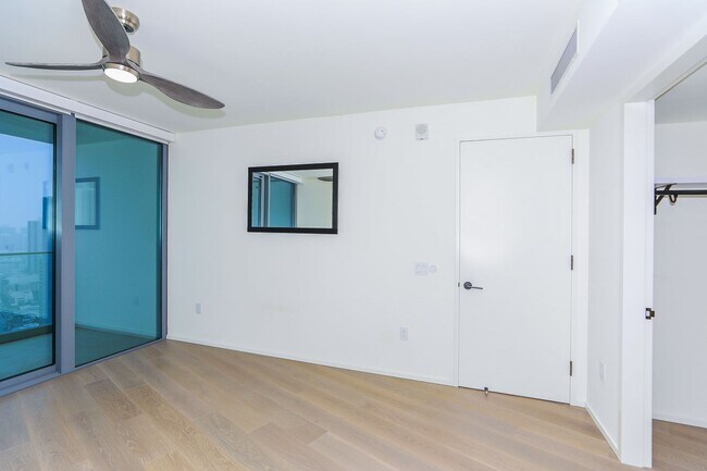 Building Photo - KOULA 2b2b1pkg Ready to Move In!