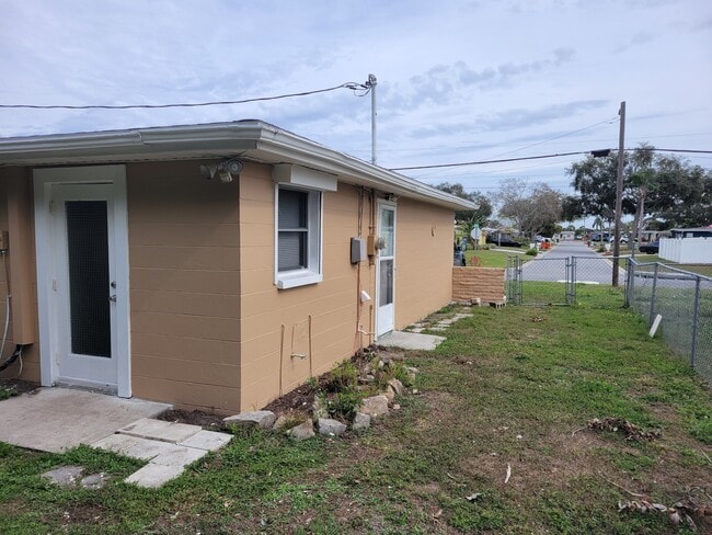 Building Photo - 11172 104th St