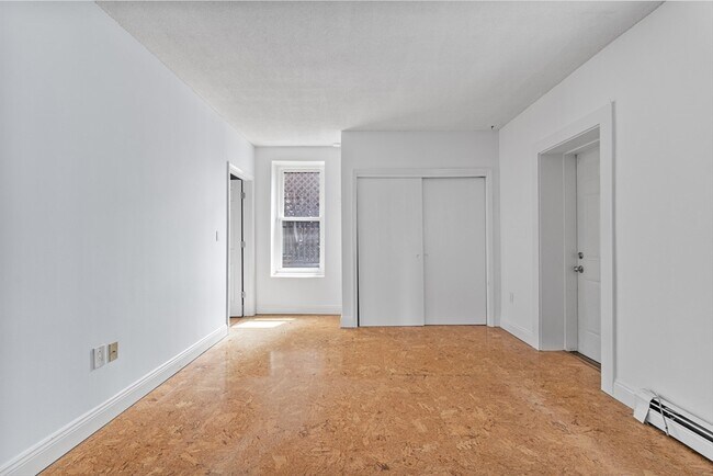 Building Photo - 151 W Sixth St
