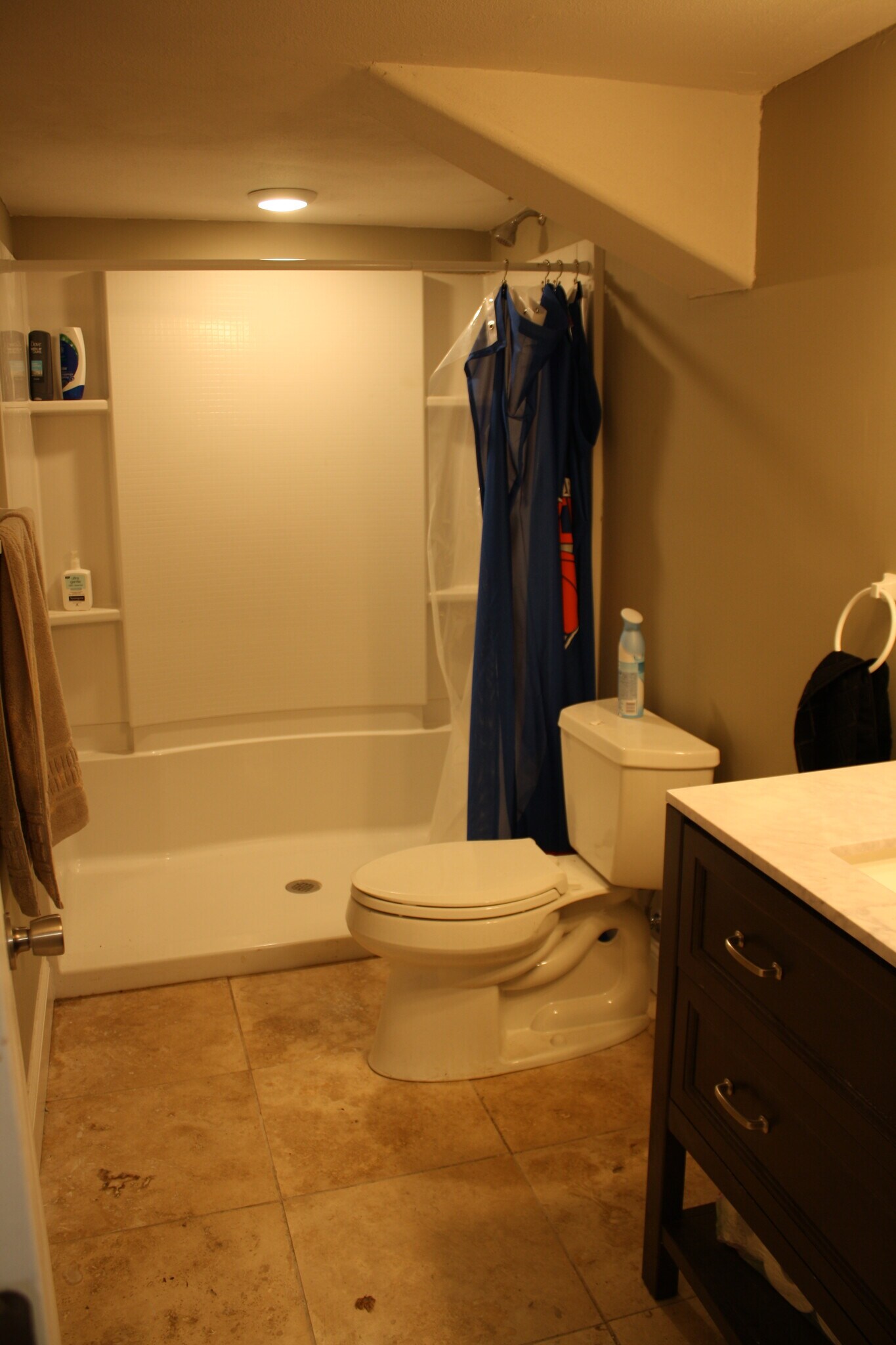 Double Shower Unit - 702 Lancaster Ave