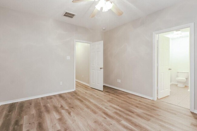 Building Photo - 2826 Trinity Glen Ln