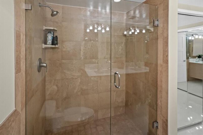 Building Photo - 2100 S Ocean Dr