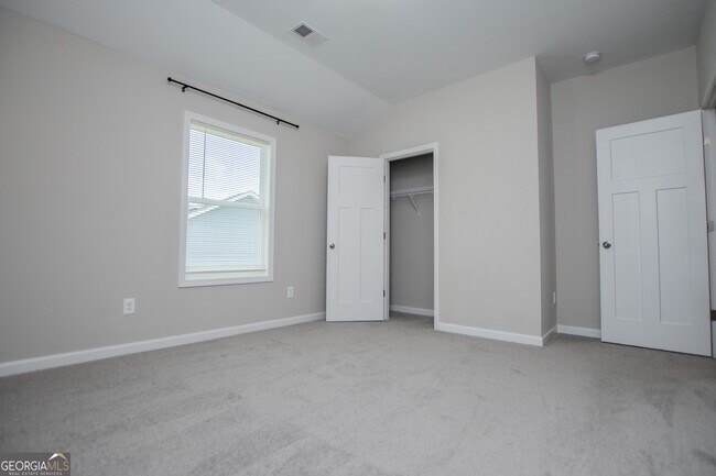 Building Photo - 132 Springwood Dr