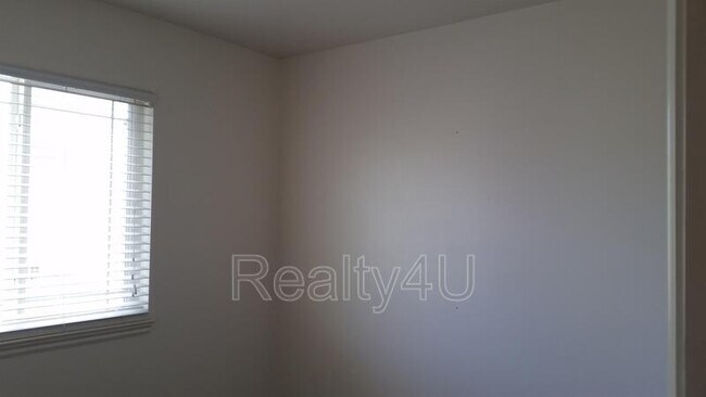 Building Photo - 723 S 1525 W