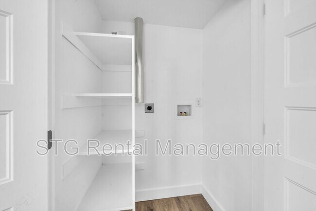 Building Photo - 300 W 100 N