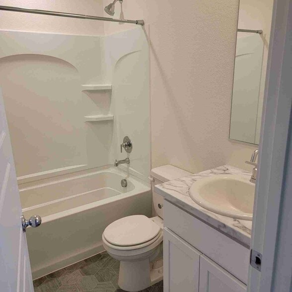 Building Photo - 323 Condor Wy