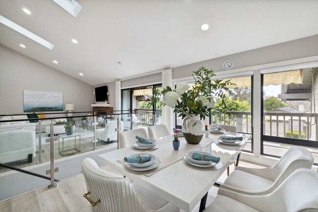 Building Photo - 25 Palos