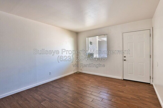 Building Photo - 825 E Alice Ave