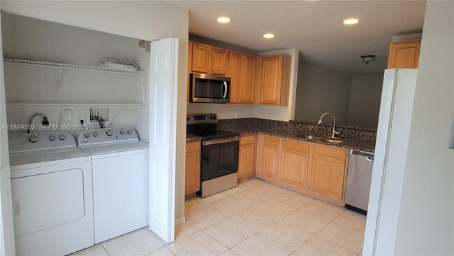 Building Photo - 5923 Manchester Way