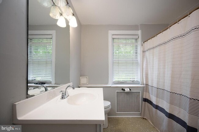 Building Photo - 1406 Lovering Ave