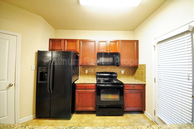 Building Photo - 2886 Ridgeview Dr