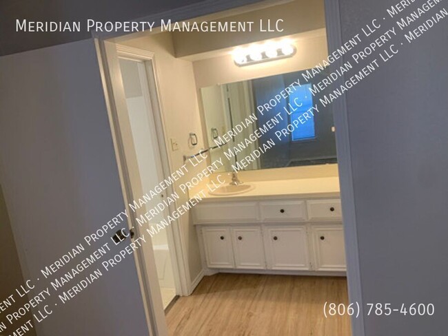 Building Photo - 2019 S Loop 289