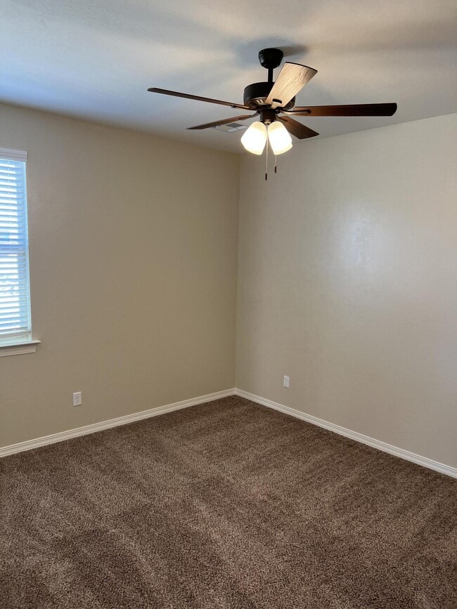 Building Photo - 12701 Iron Falls Dr