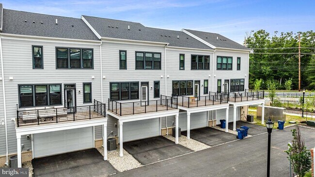 Building Photo - 105 Vaughn Dr