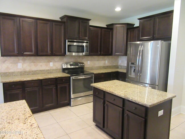 Building Photo - 114 Lake Merial Shores Dr