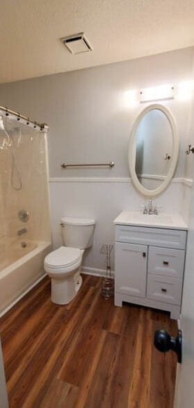Primary Bathroom - 2708 S 17th St