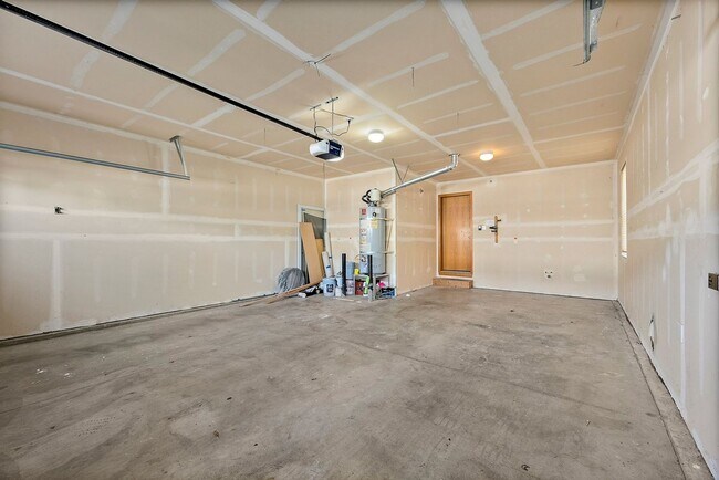 Building Photo - 3130 Hoffman Hill Blvd