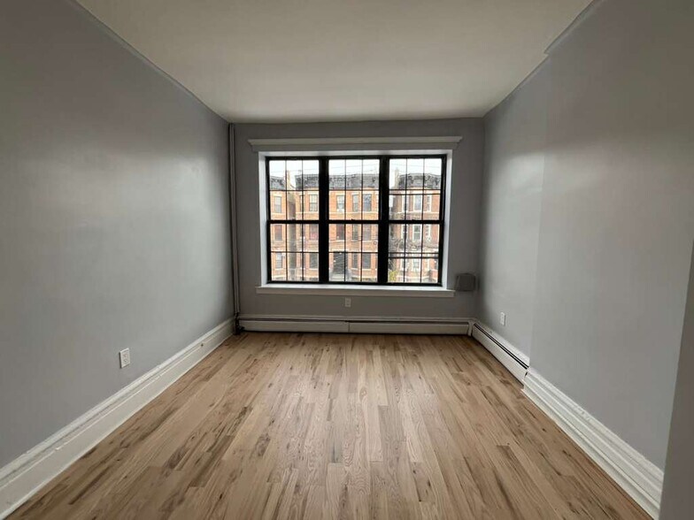 Building Photo - 95 Bostwick Ave