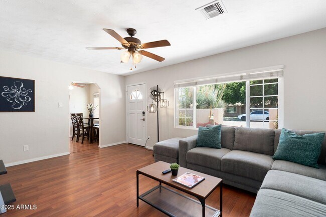 Building Photo - 7608 E Catalina Dr