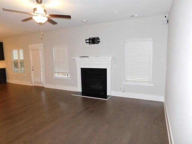 Building Photo - 4652 Sweetwater Ave