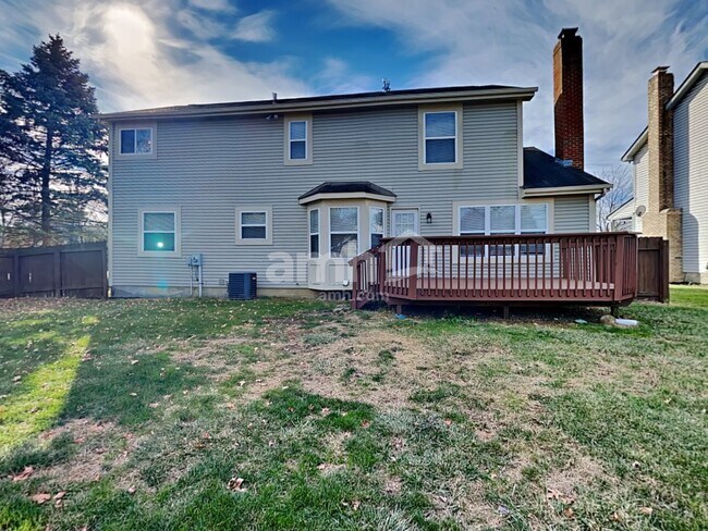 Building Photo - 900 Suntree Dr