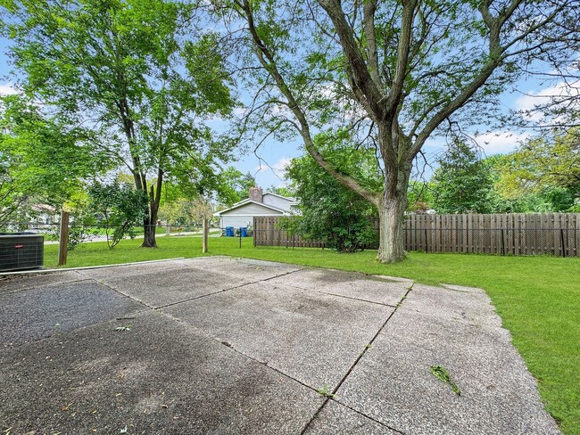 Building Photo - 3830 Union Terrace Ln N