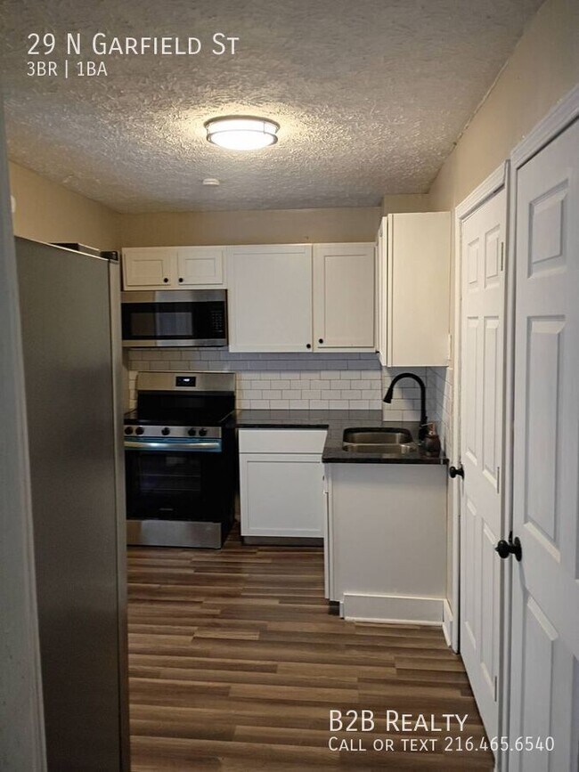 Building Photo - 29 N Garfield St