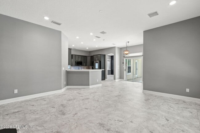 Building Photo - 14617 E Zachary Dr