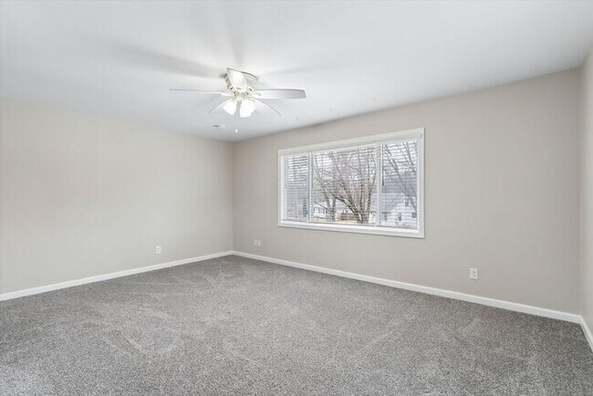 Building Photo - $1,750 | 3 Bedroom, 1 Bathroom Top Floor Duplex | No Pets | Available for Immediate Move-In!