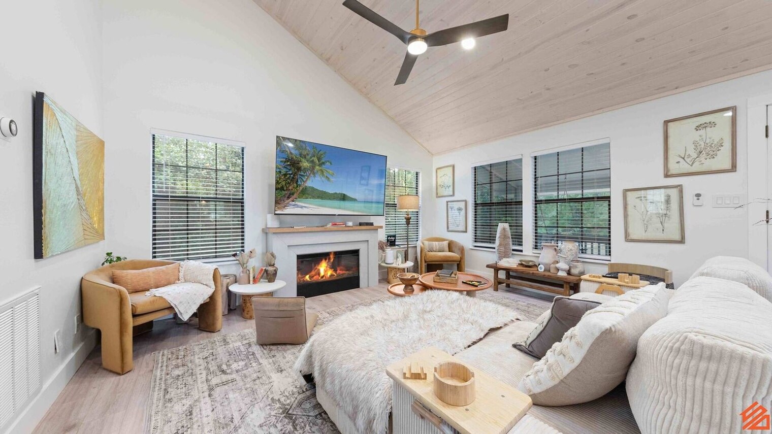 Building Photo - 33 Santana Dr