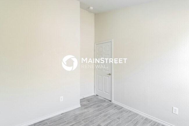 Building Photo - 3 Bedroom Pet-Friendly Home in Fort Worth, TX with Main Street Renewal
