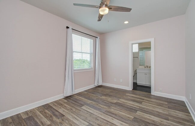 Building Photo - 2812 Grand Fountains Dr